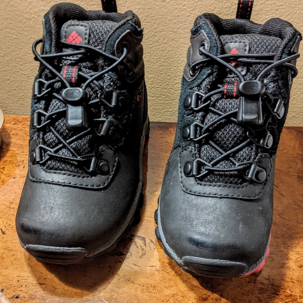 Columbia black high top winter shoes